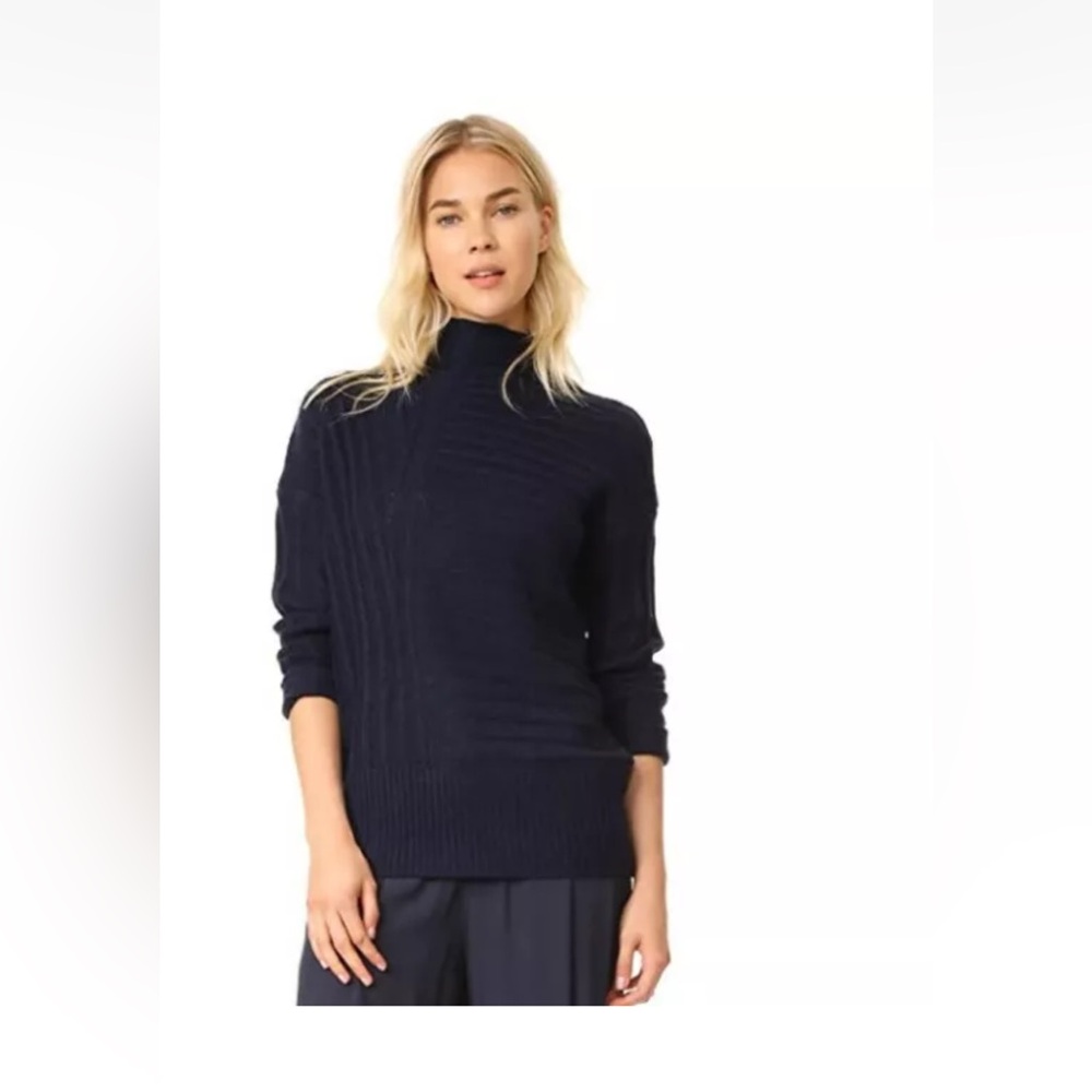 The Fifth Label women’s mockneck navy blue sweater. EUC size S